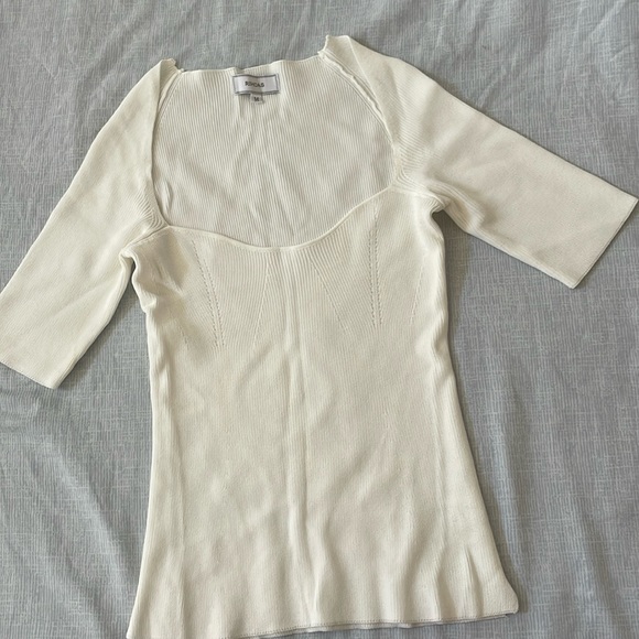 Tops - Rihoas sweetheart neckline top size M